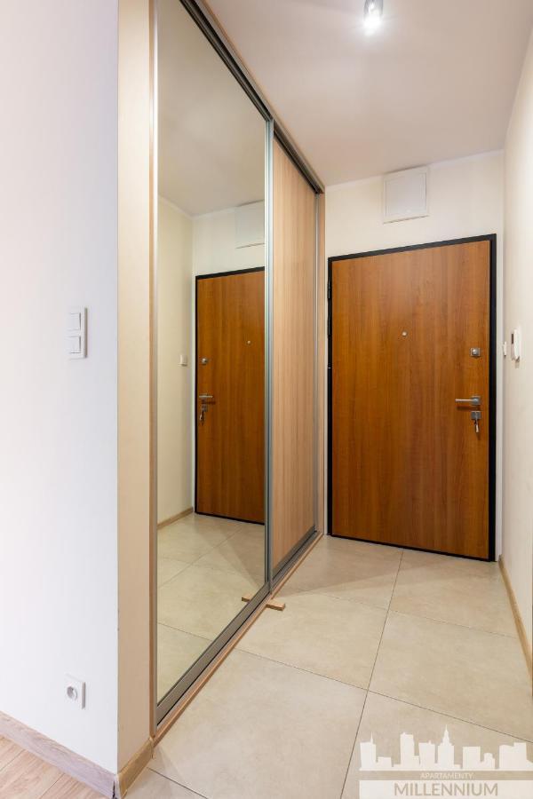 Millennium Awangarda Mint Apartment Varşovia Exterior foto